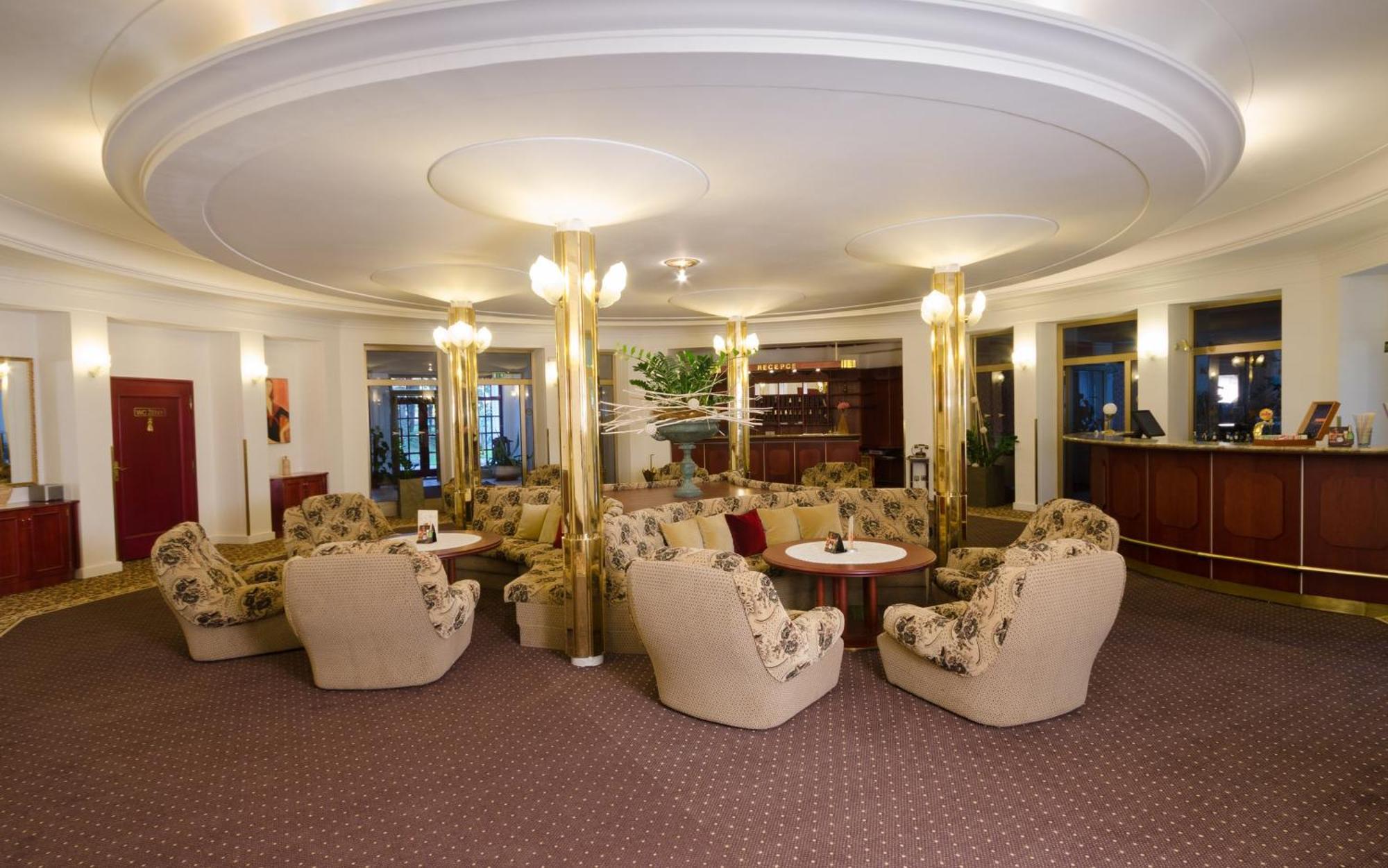 Hotel Ostrov 님부르크 외부 사진
