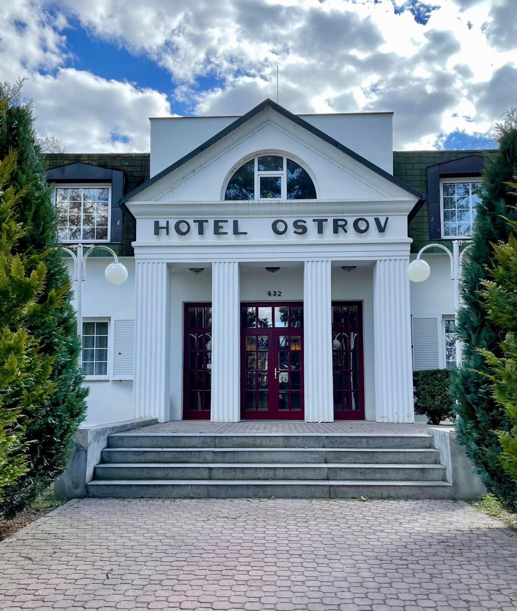 Hotel Ostrov 님부르크 외부 사진