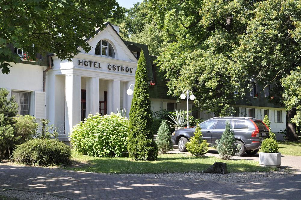 Hotel Ostrov 님부르크 외부 사진
