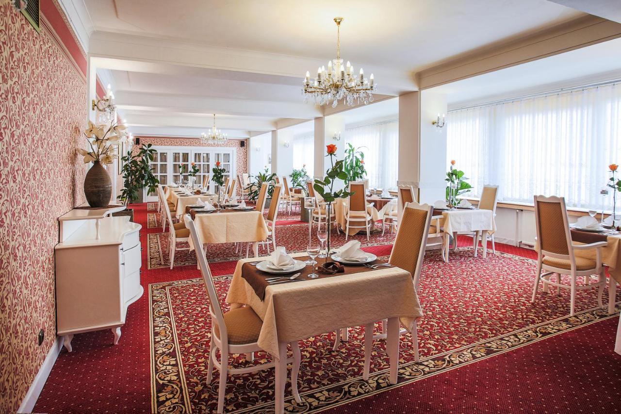 Hotel Ostrov 님부르크 외부 사진