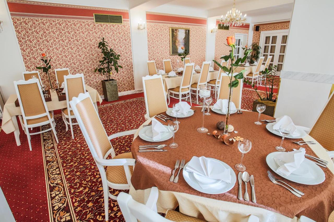 Hotel Ostrov 님부르크 외부 사진