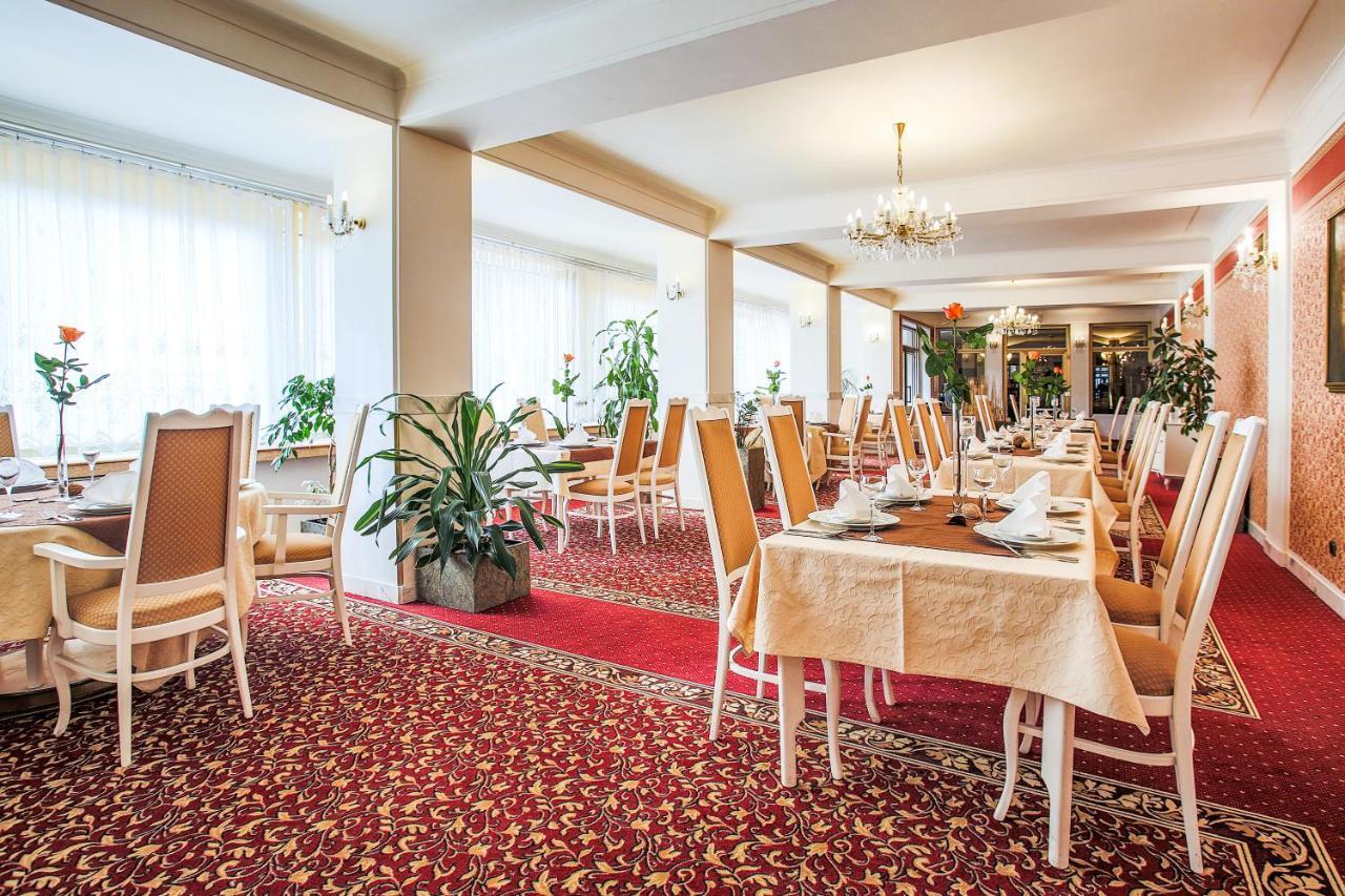 Hotel Ostrov 님부르크 외부 사진
