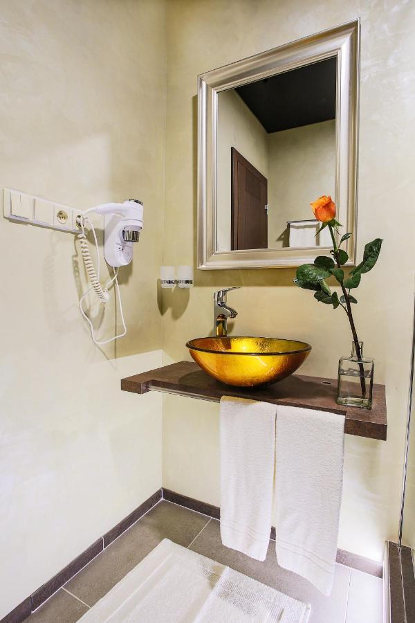 Hotel Ostrov 님부르크 외부 사진